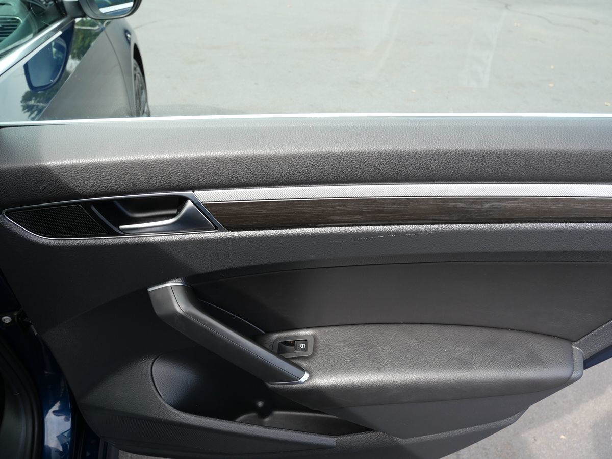 2018 Volkswagen Passat 2.0T SE photo 26