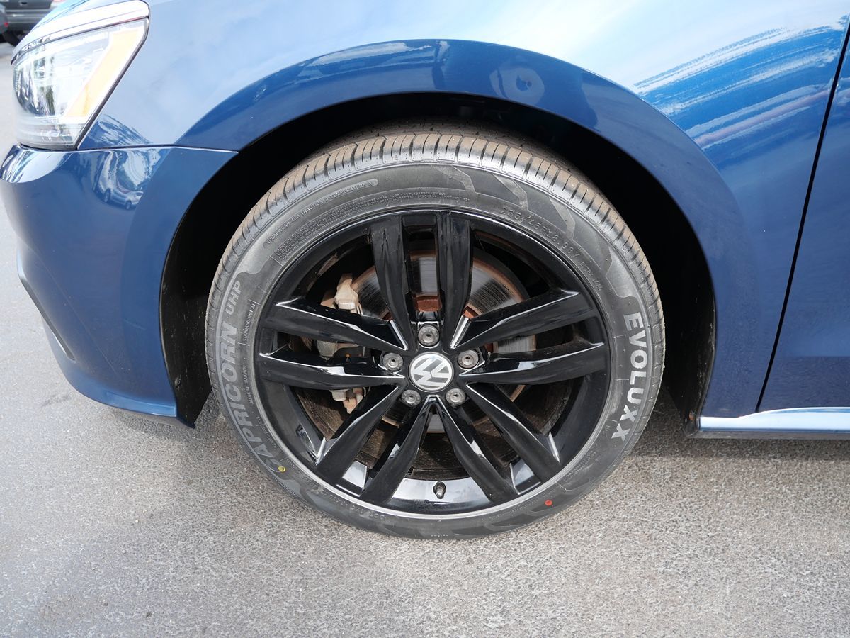 2018 Volkswagen Passat 2.0T SE photo 29
