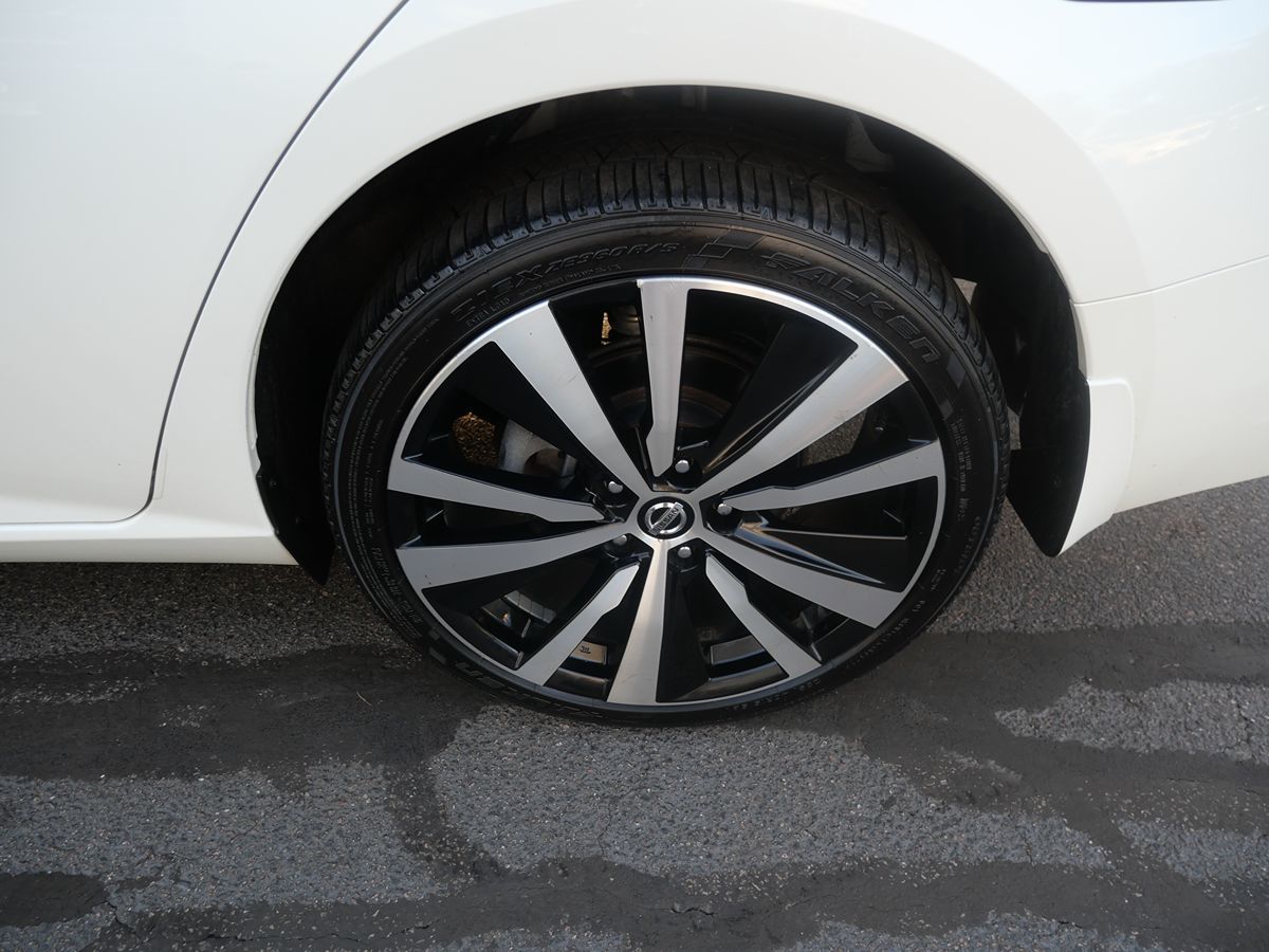 2019 Nissan Altima 2.5 SR photo 2