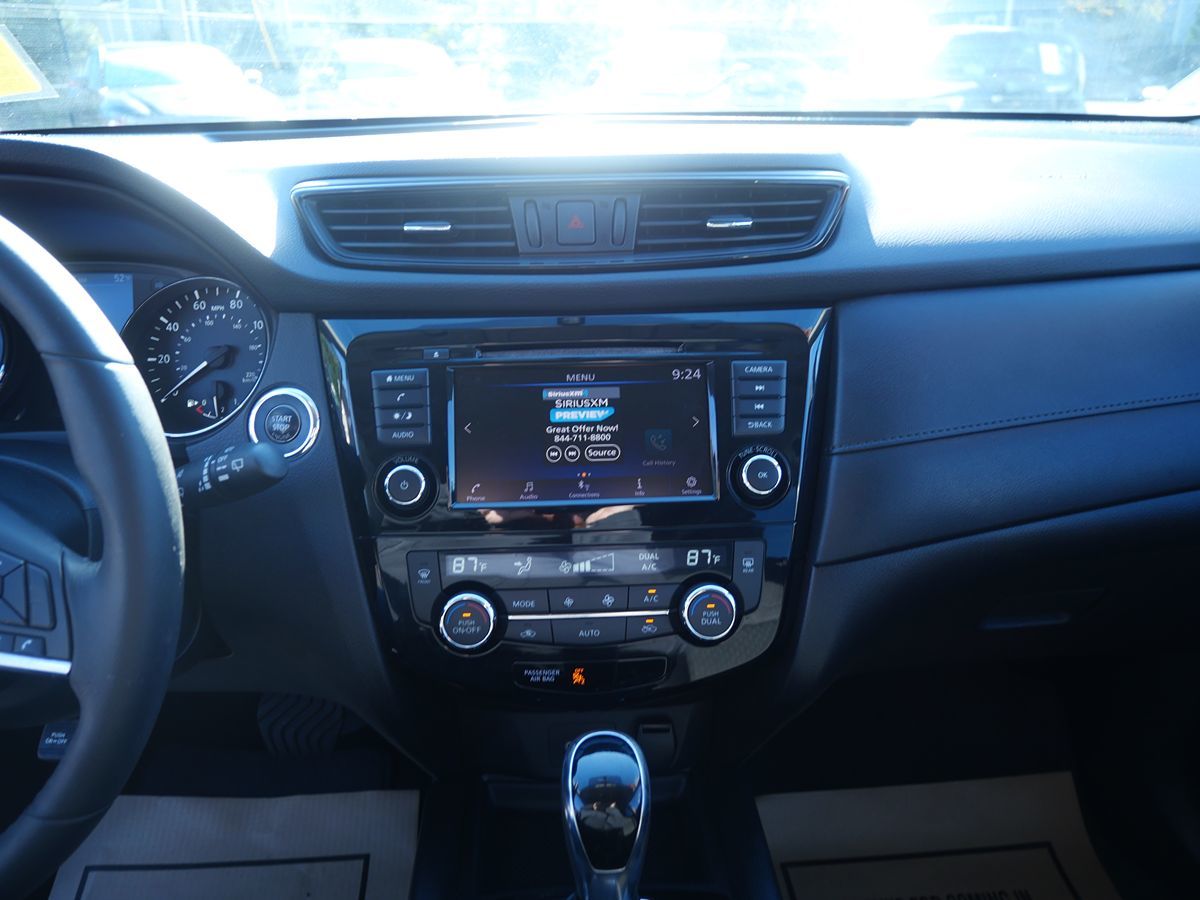 2018 Nissan Rogue SV photo 13