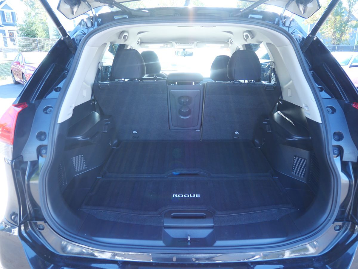 2018 Nissan Rogue SV photo 33