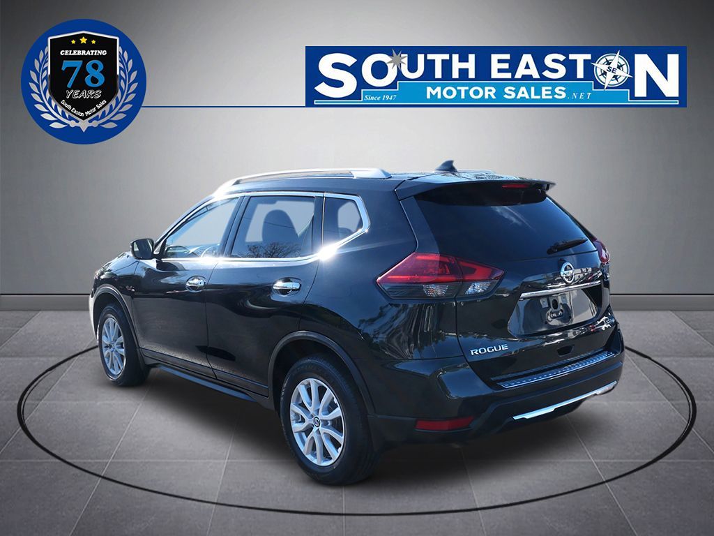 2018 Nissan Rogue SV photo 6