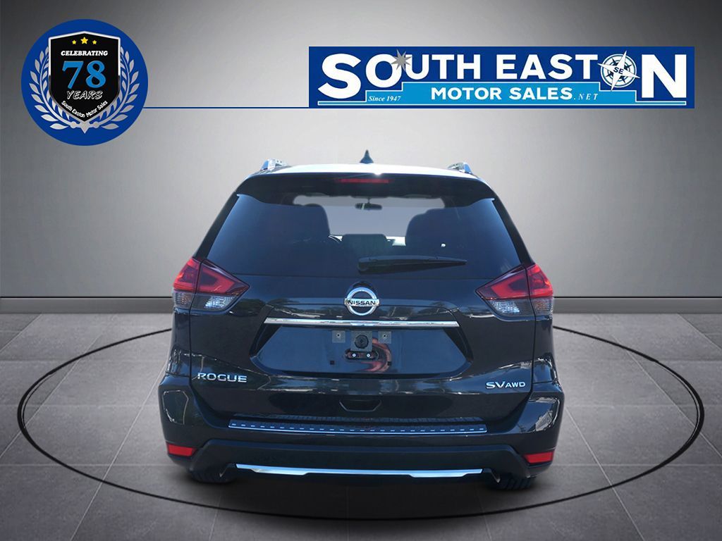 2018 Nissan Rogue SV photo 5
