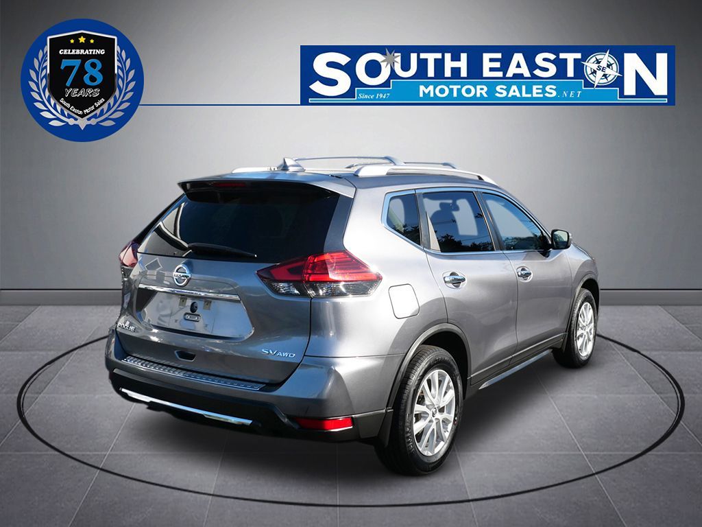 2017 Nissan Rogue SV photo 7