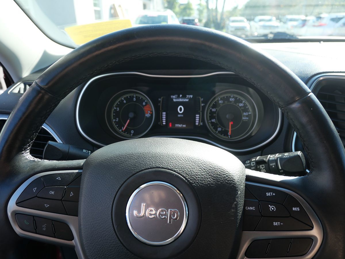 2019 Jeep Cherokee Latitude photo 14