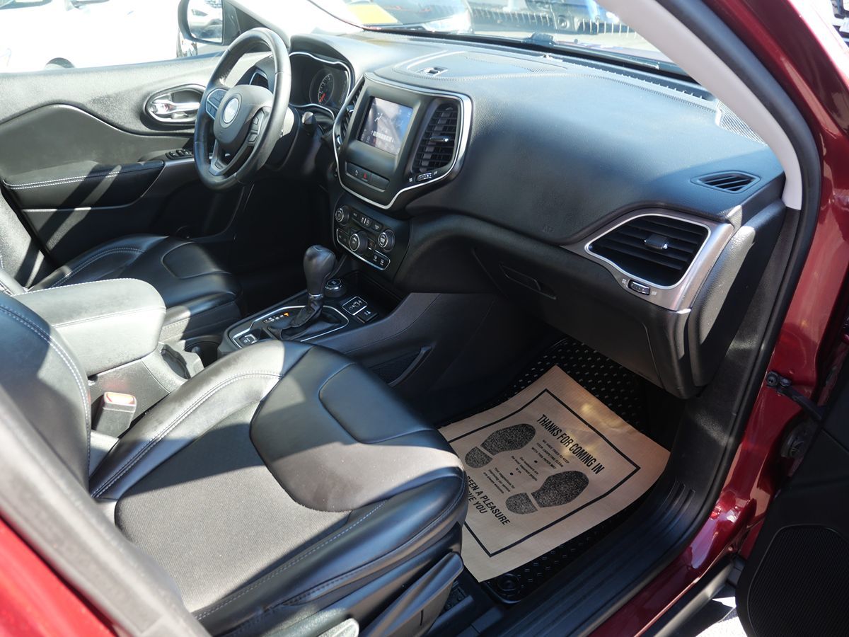 2019 Jeep Cherokee Latitude photo 18