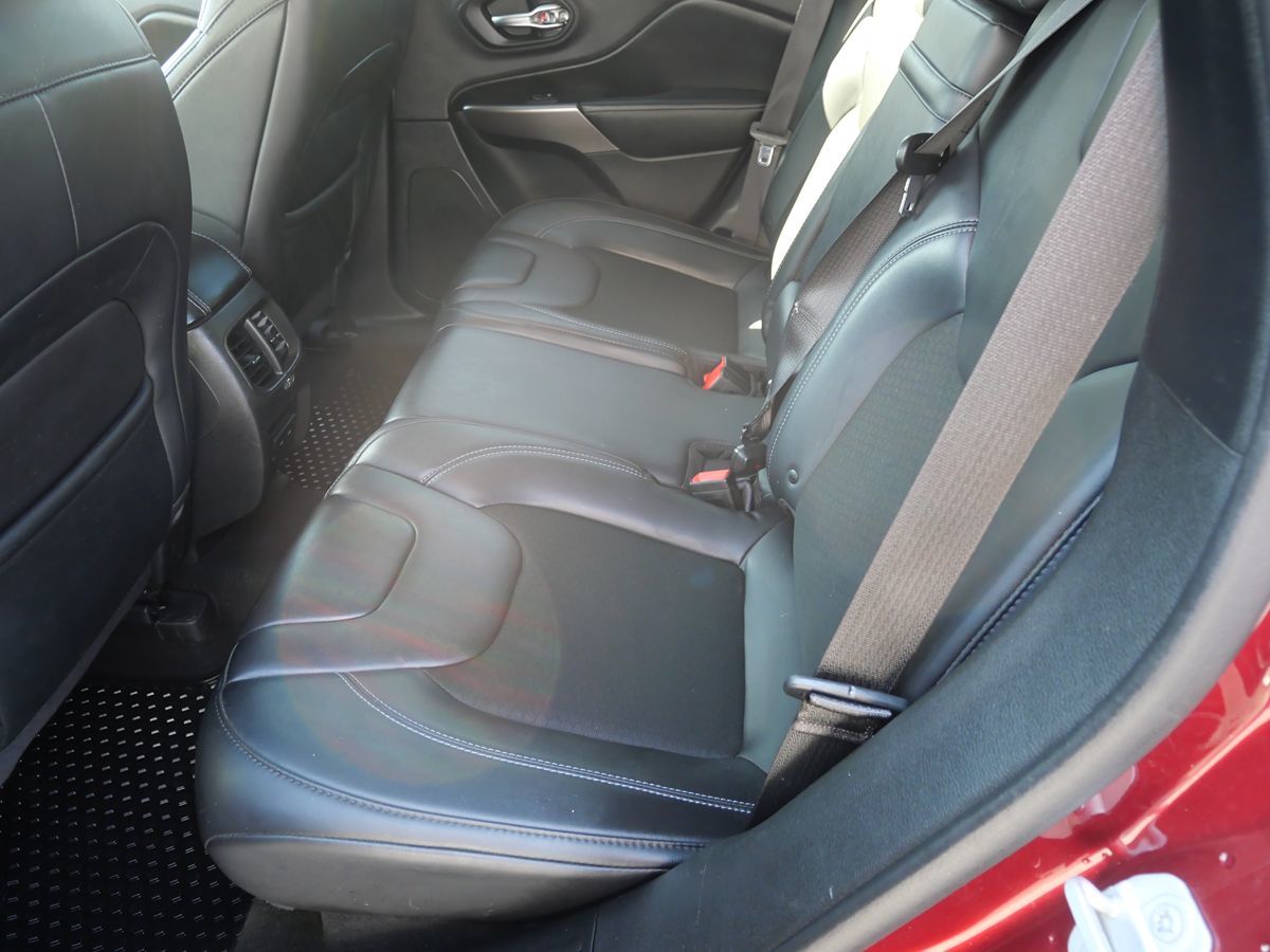 2019 Jeep Cherokee Latitude photo 22