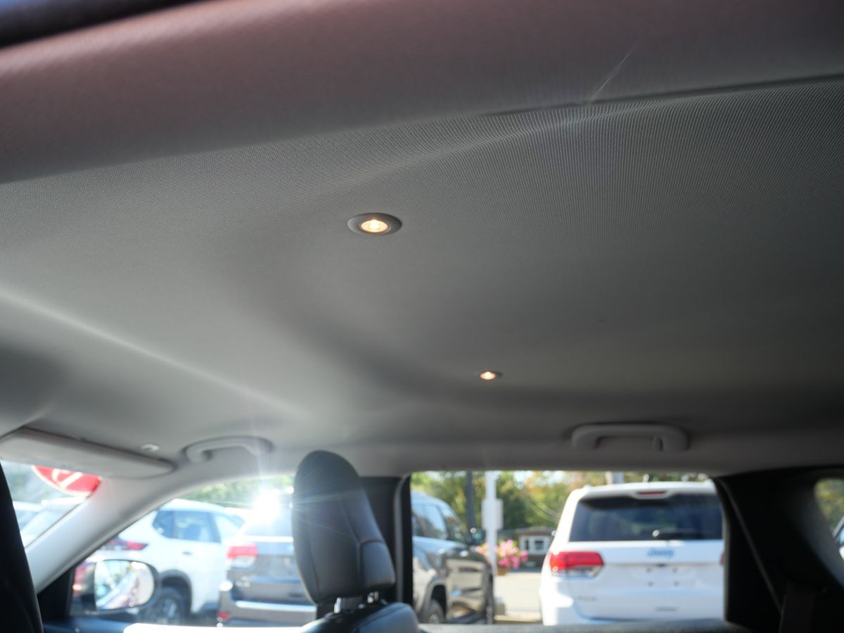 2019 Jeep Cherokee Latitude photo 23