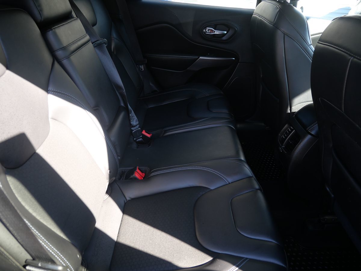 2019 Jeep Cherokee Latitude photo 27