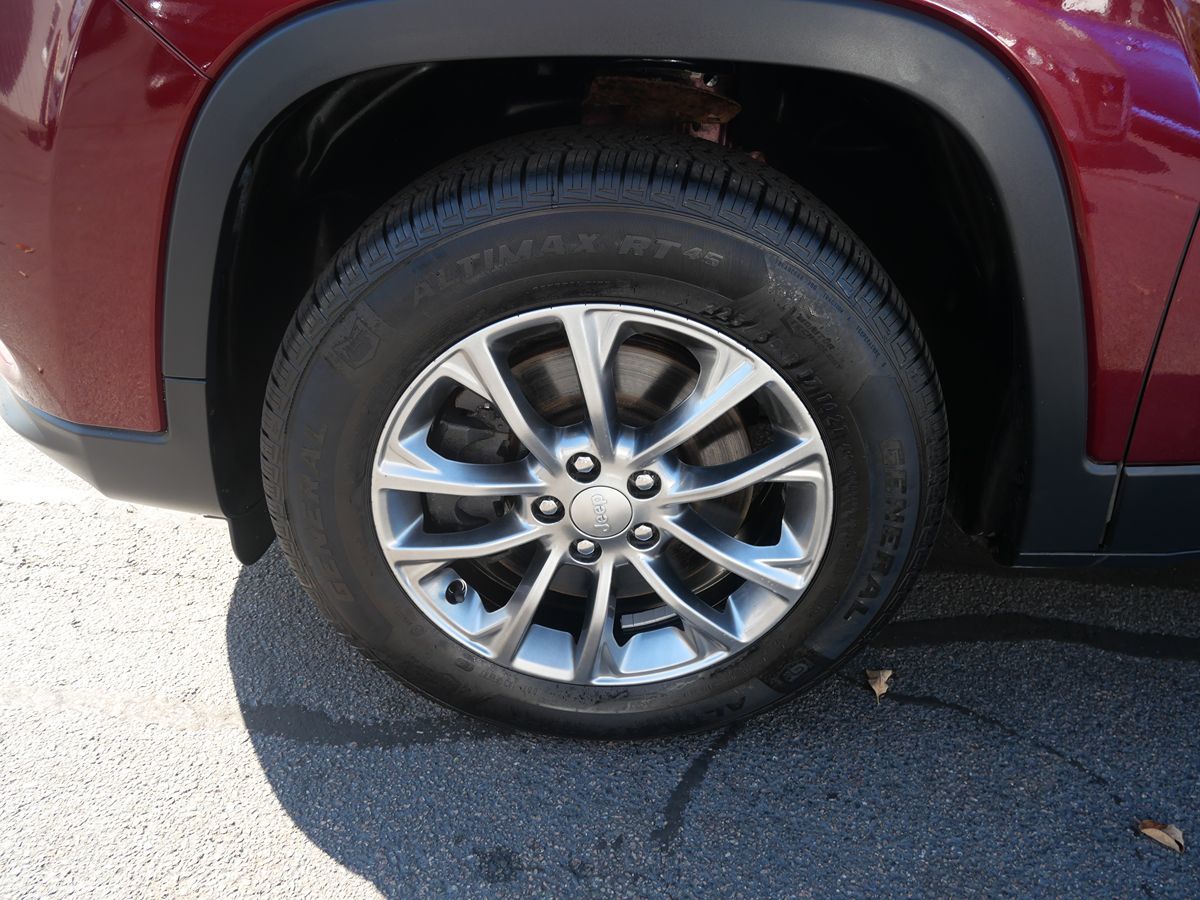 2019 Jeep Cherokee Latitude photo 32