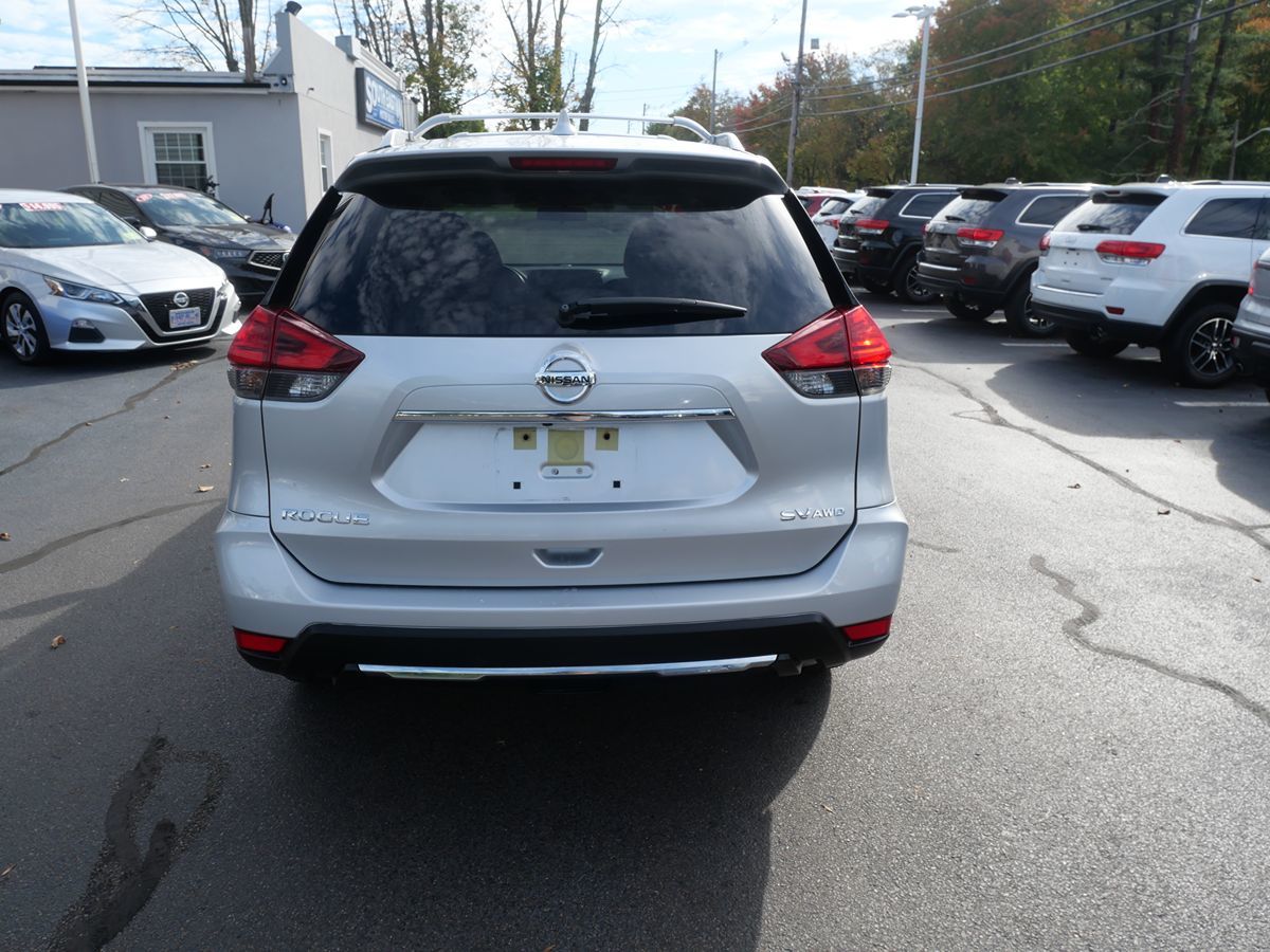 2017 Nissan Rogue SV photo 5