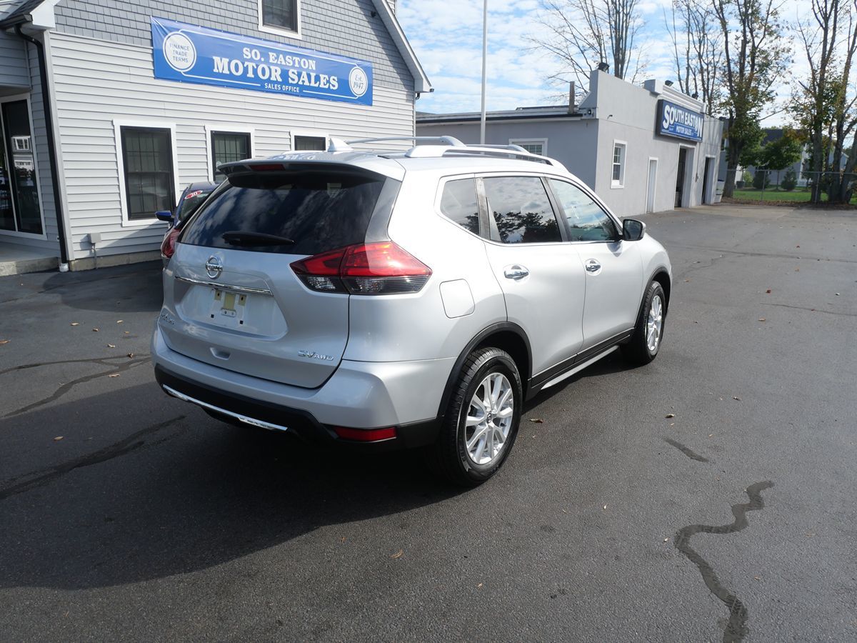 2017 Nissan Rogue SV photo 7
