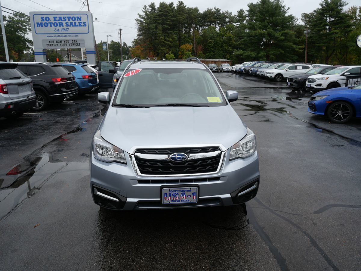 2017 Subaru Forester Premium photo 3