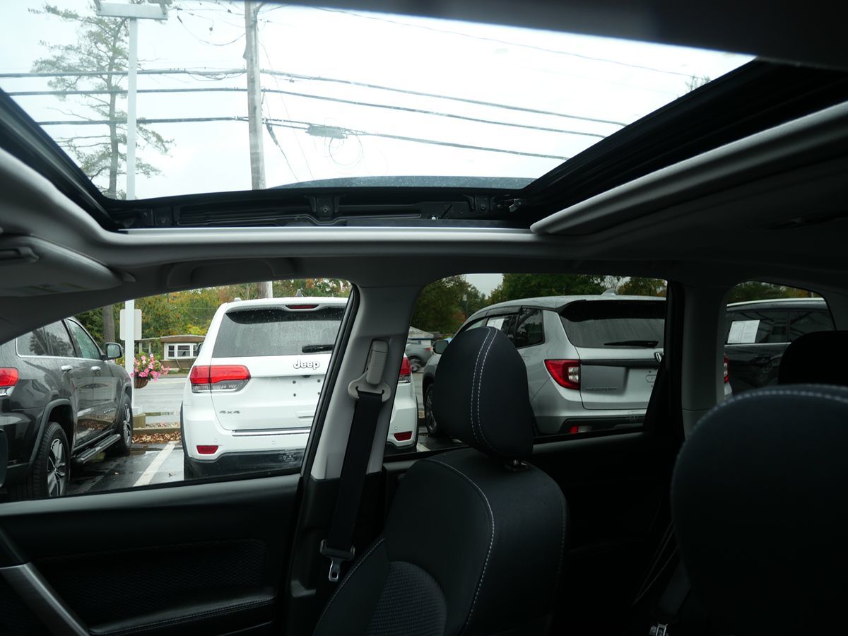 2017 Subaru Forester Premium photo 10