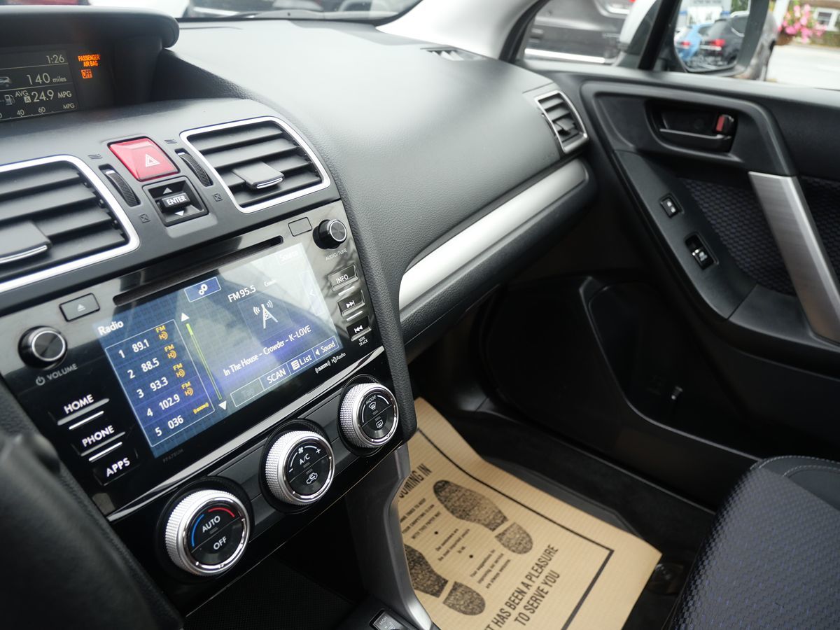 2017 Subaru Forester Premium photo 11