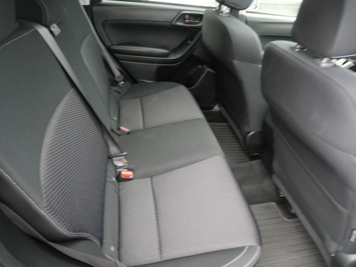 2017 Subaru Forester Premium photo 18