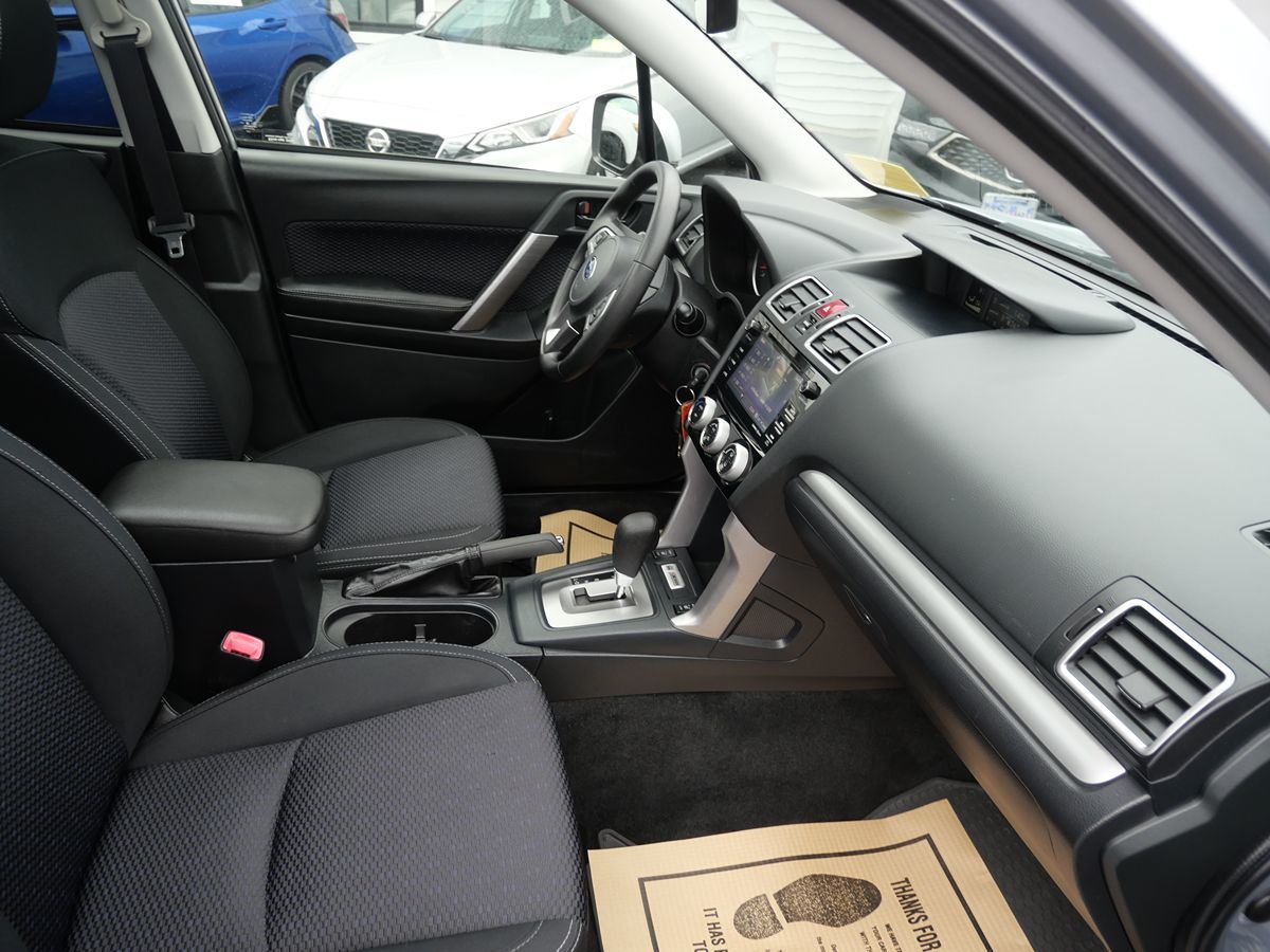 2017 Subaru Forester Premium photo 21
