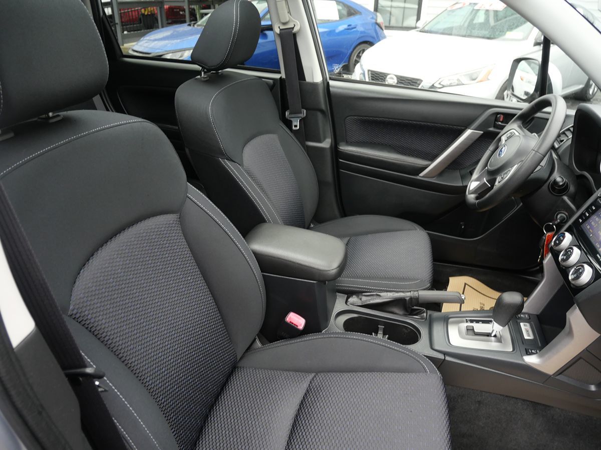 2017 Subaru Forester Premium photo 22