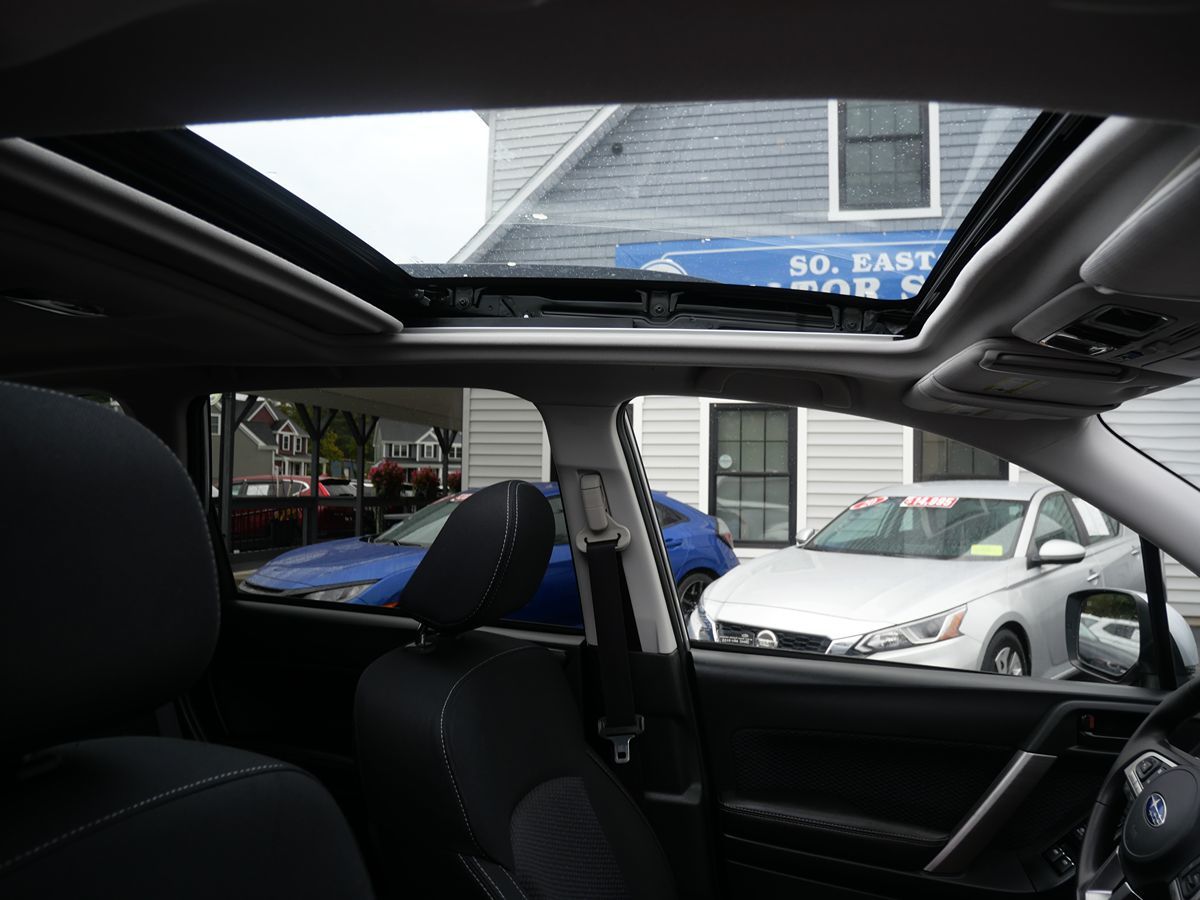 2017 Subaru Forester Premium photo 23