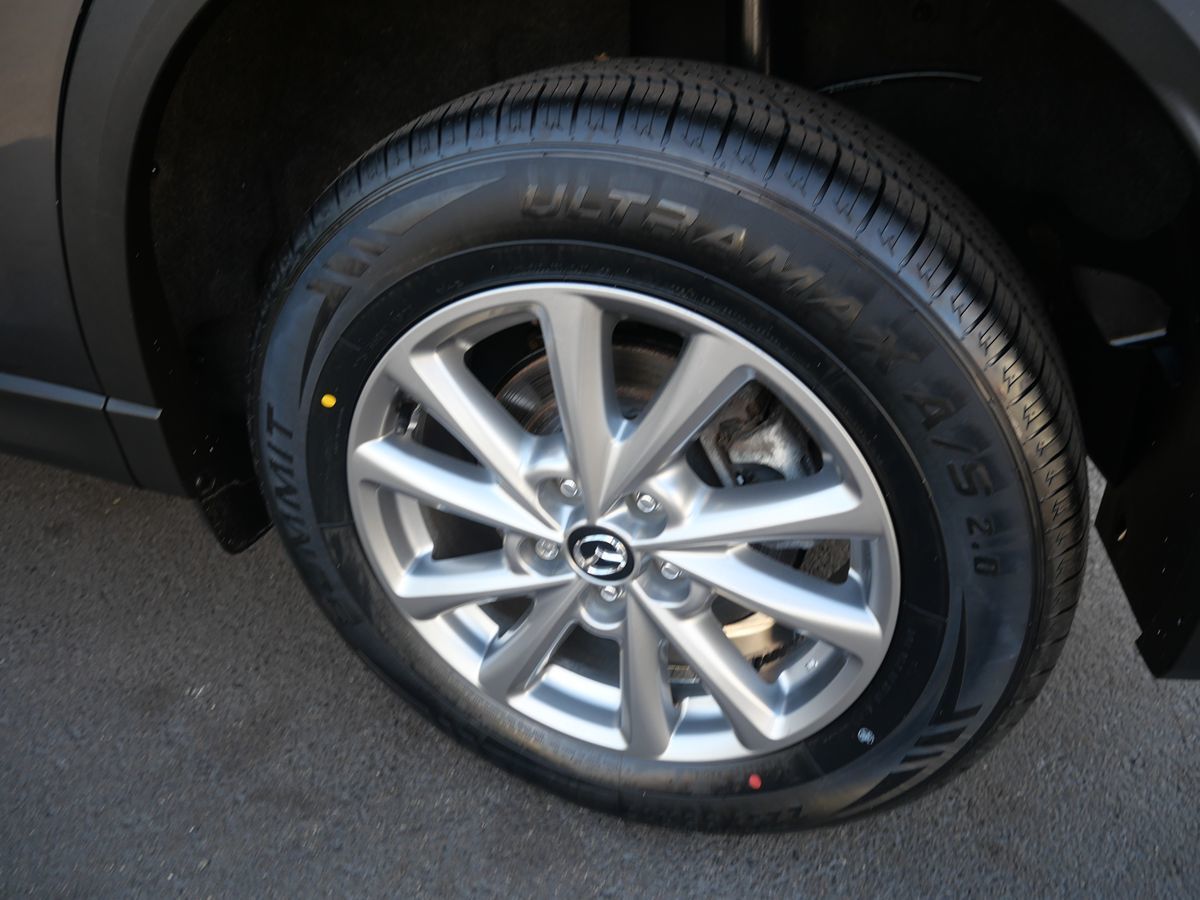2022 Mazda CX-5 2.5 S Preferred photo 2