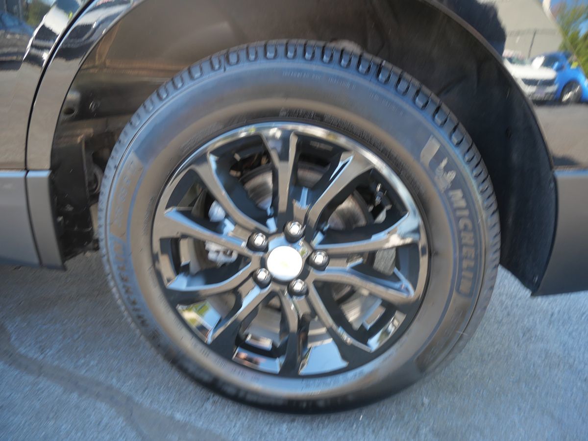 2021 Chevrolet Equinox LS photo 2