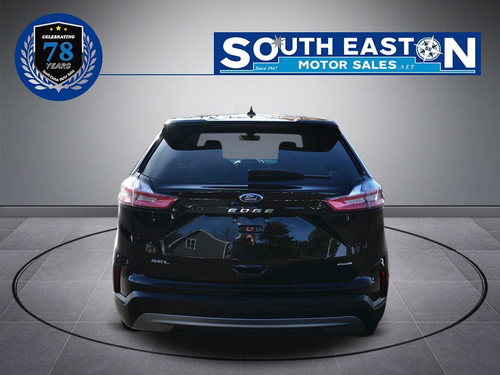 2021 Ford Edge SEL photo 4