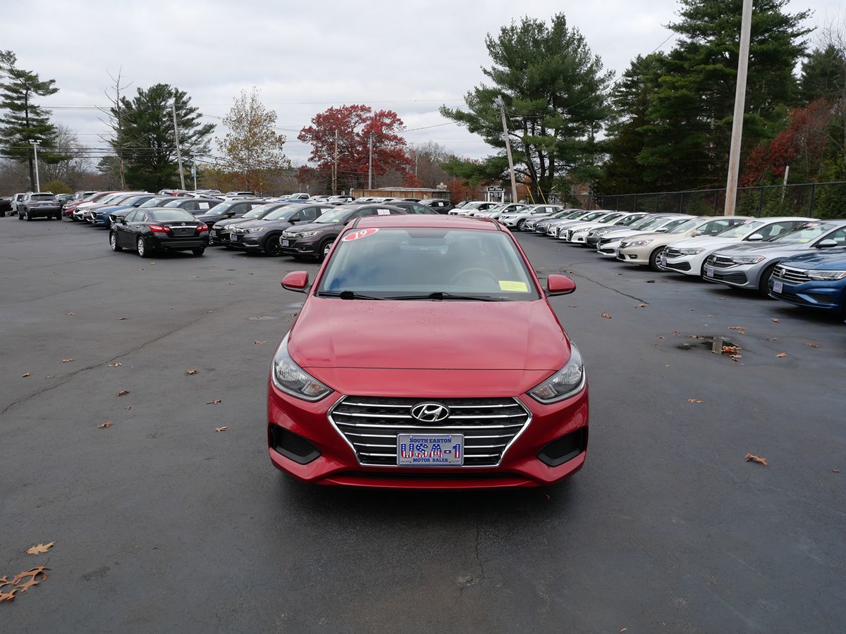 2019 Hyundai Accent SE photo 2