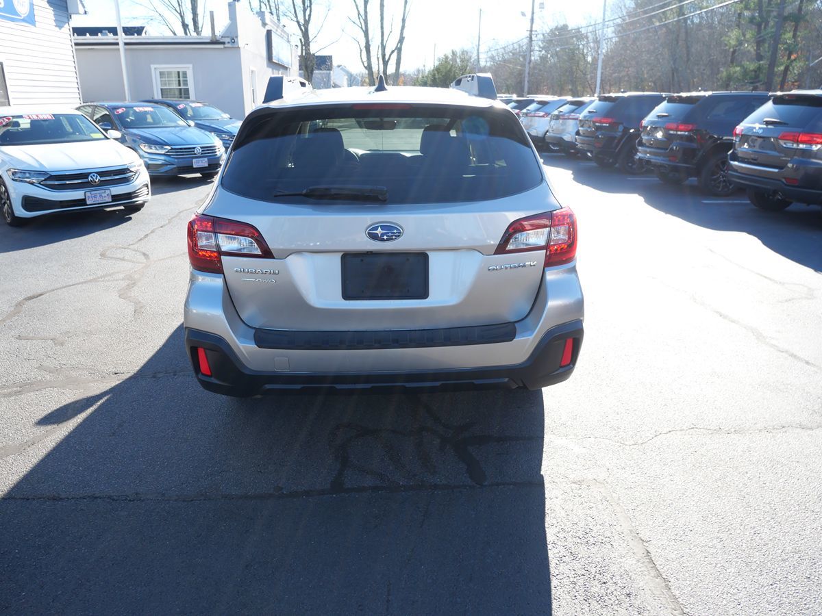 2019 Subaru Outback Limited photo 3