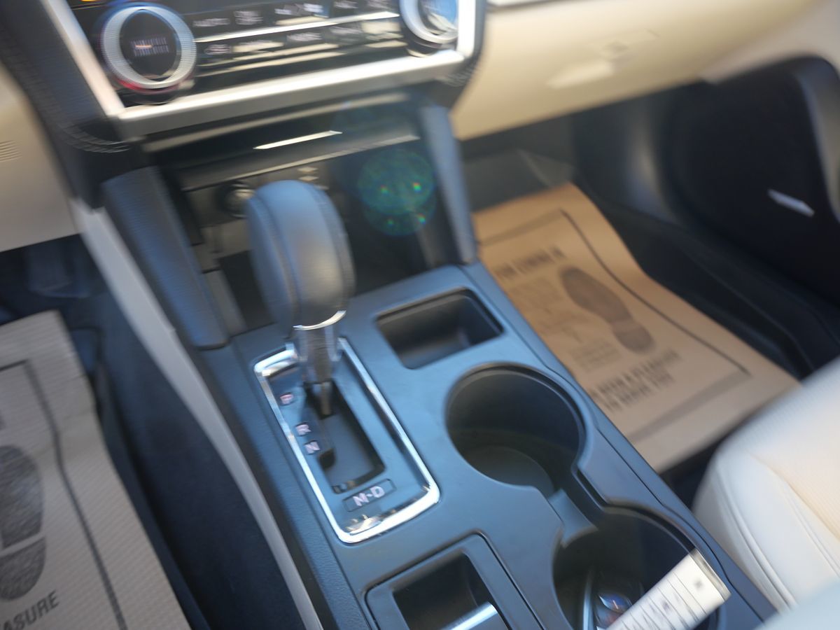 2019 Subaru Outback Limited - Photo 17