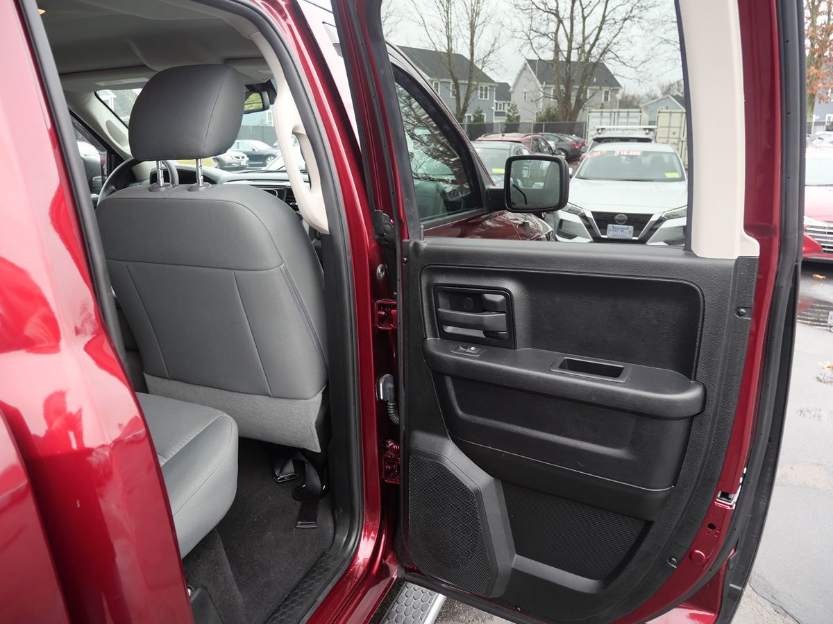 2018 Ram 1500 Express photo 2