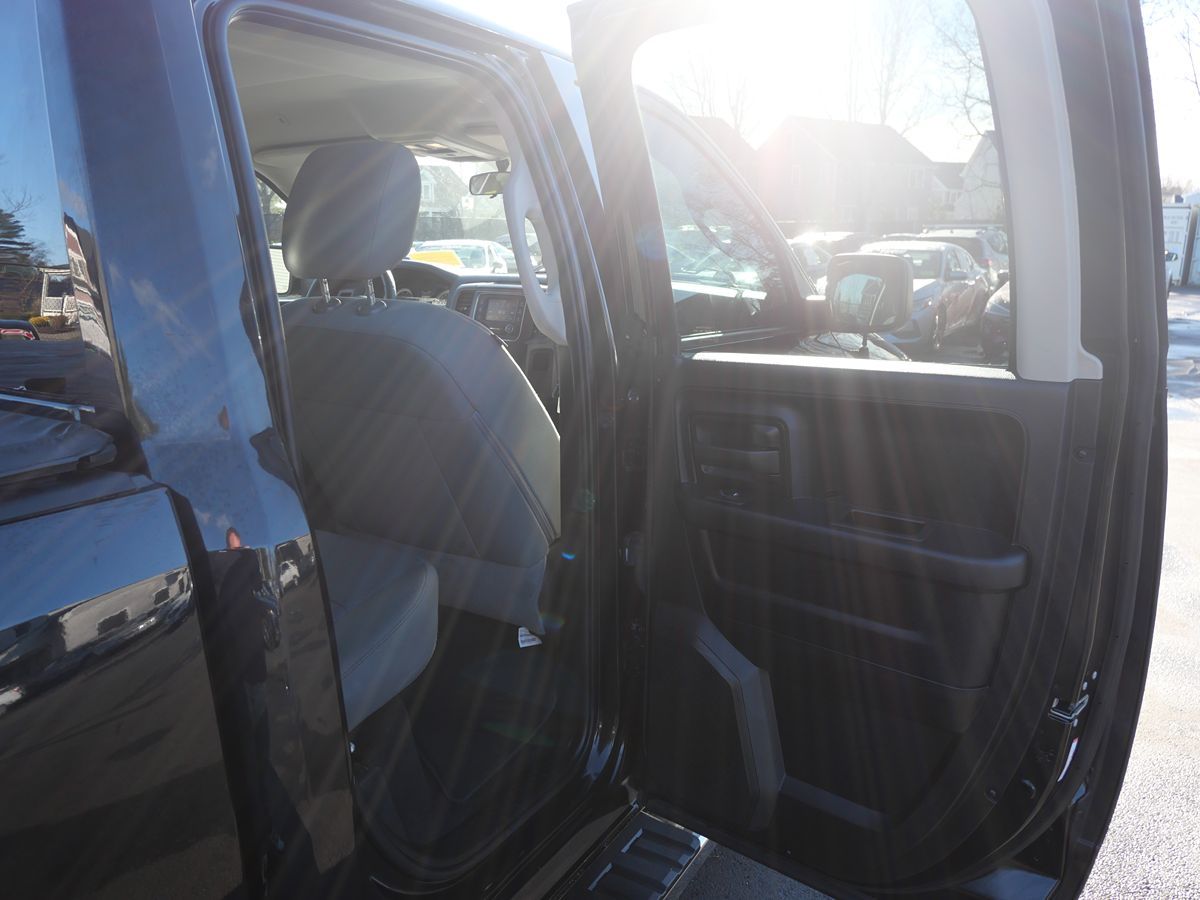 2019 Ram 1500 Classic Express photo 2