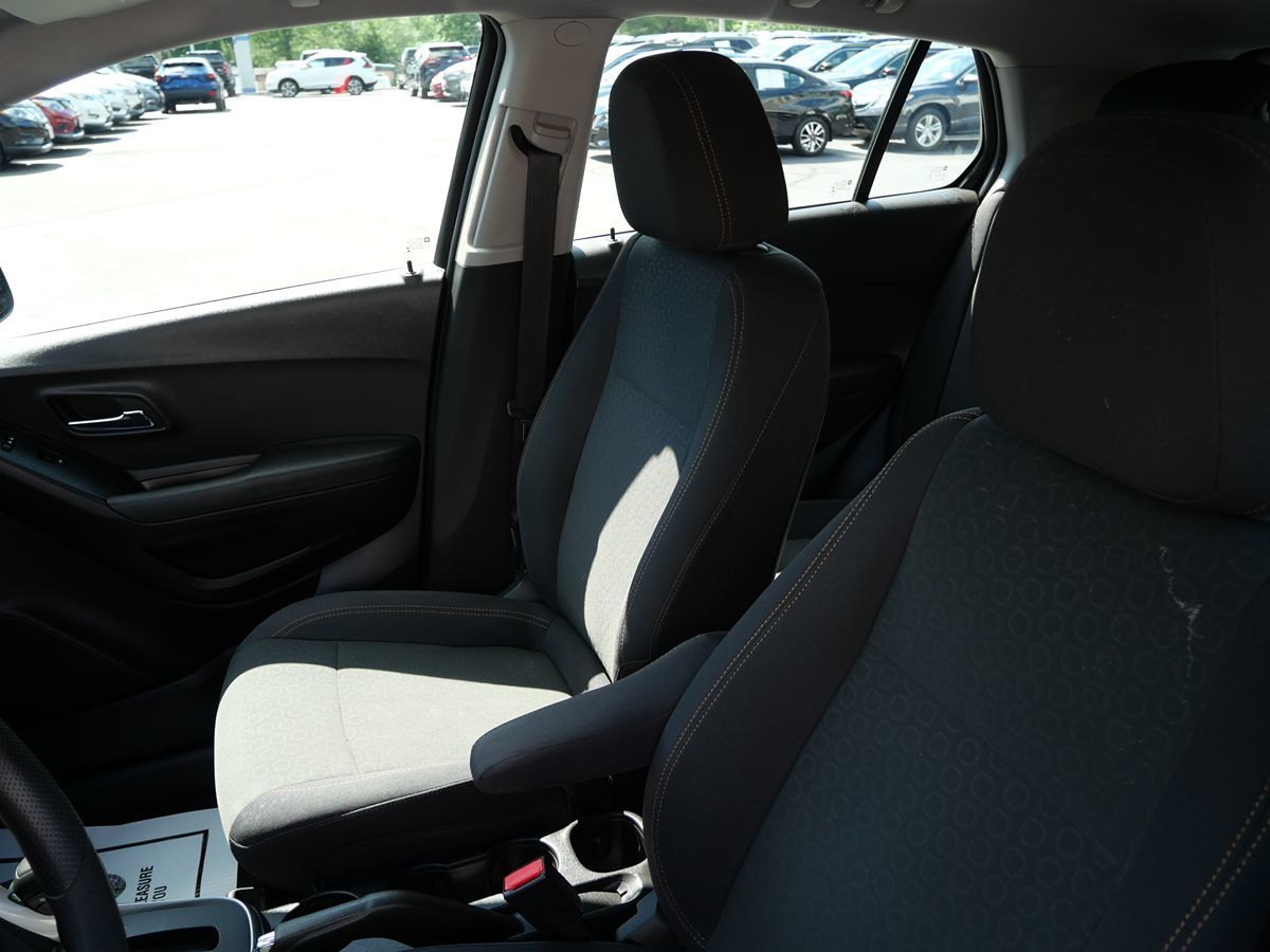 2017 Chevrolet Trax LS - Photo 11