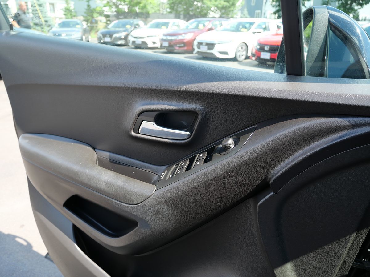 2017 Chevrolet Trax LS - Photo 15
