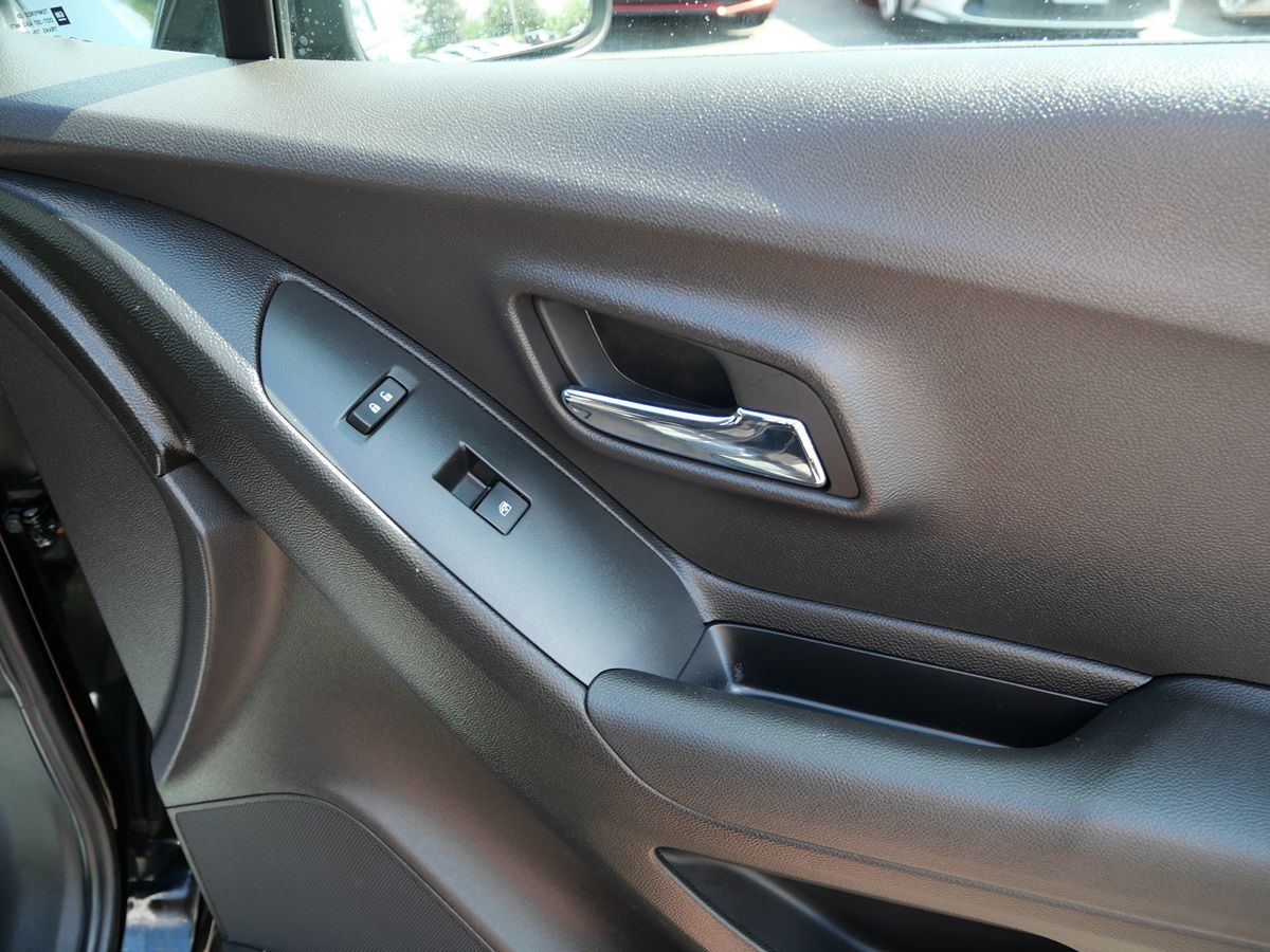 2017 Chevrolet Trax LS - Photo 20