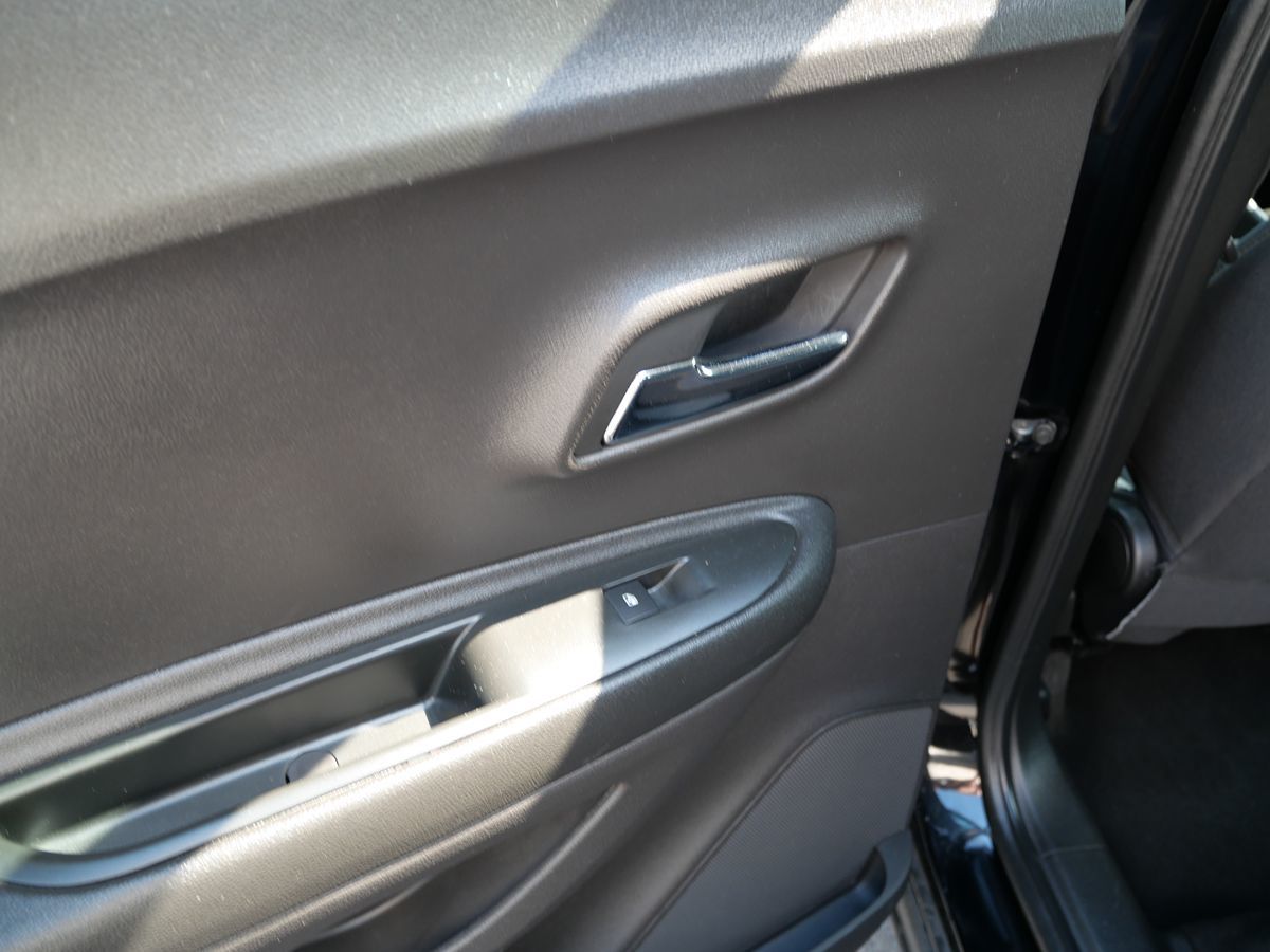 2017 Chevrolet Trax LS - Photo 26