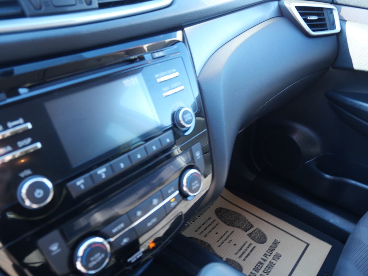 2015 Nissan Rogue SV - Photo 13