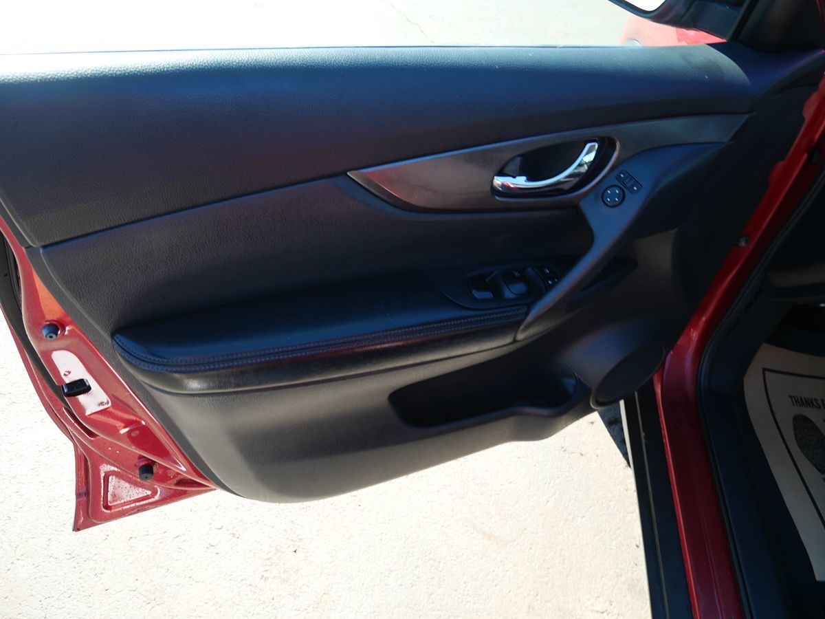 2015 Nissan Rogue SV - Photo 18