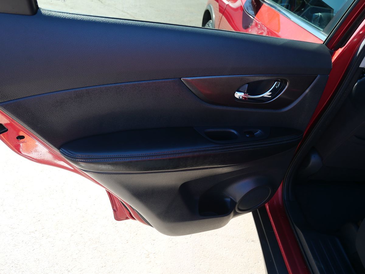 2015 Nissan Rogue SV - Photo 19
