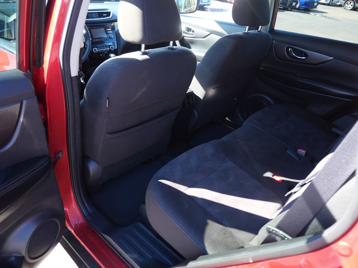 2015 Nissan Rogue SV - Photo 20