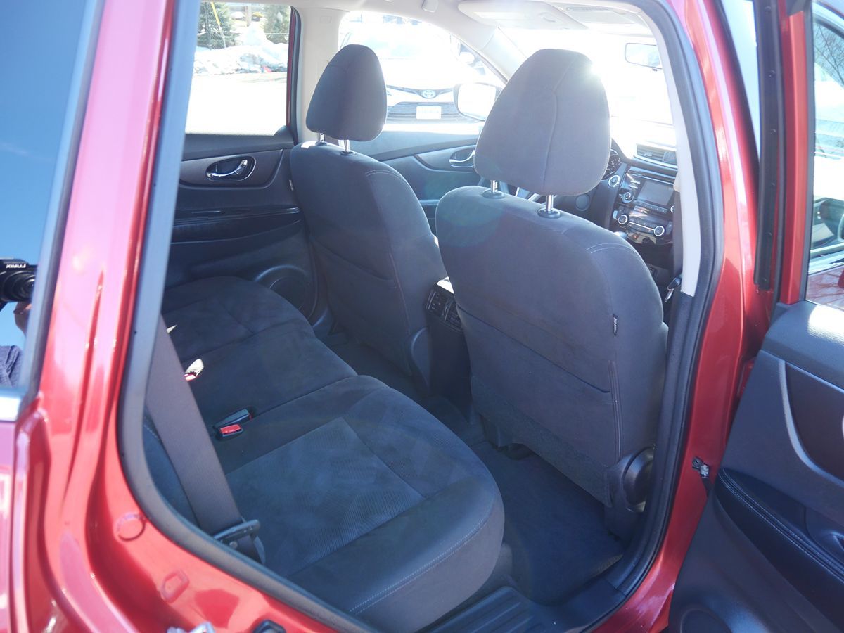 2015 Nissan Rogue SV - Photo 24