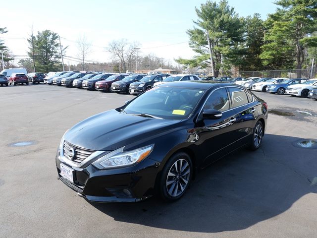 Super Black 2017 Nissan Altima 2.5 SV Sedan Front-Wheel Drive Automatic