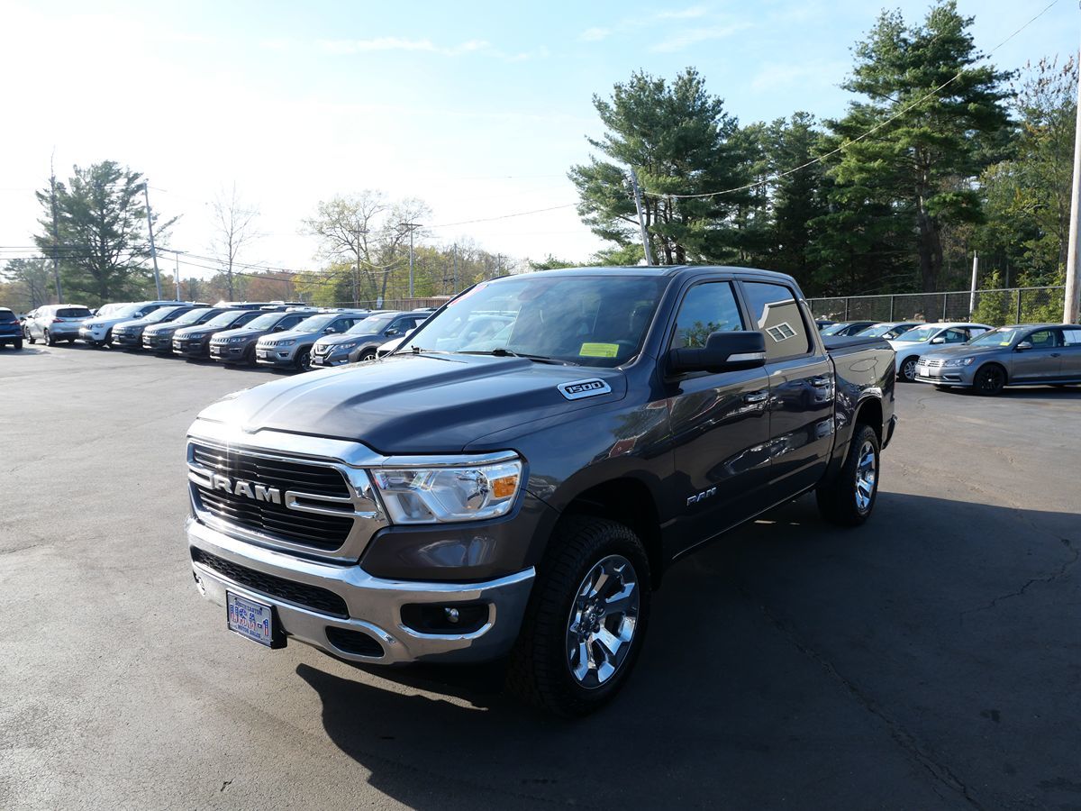 2020 RAM 1500 Big Horn/Lone Star 4x4 Crew Cab 5'7's photo