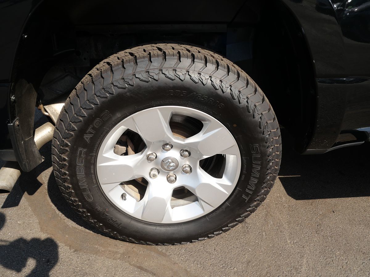 Photo 32 of this Ram 1500
