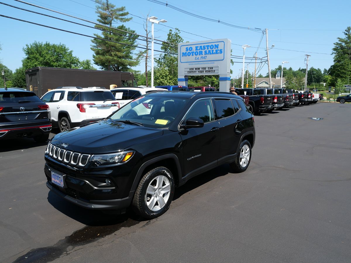 Diamond Black Crystal Pearlcoat 2022 Jeep Compass SUV / Crossover Four-Wheel Drive Automatic