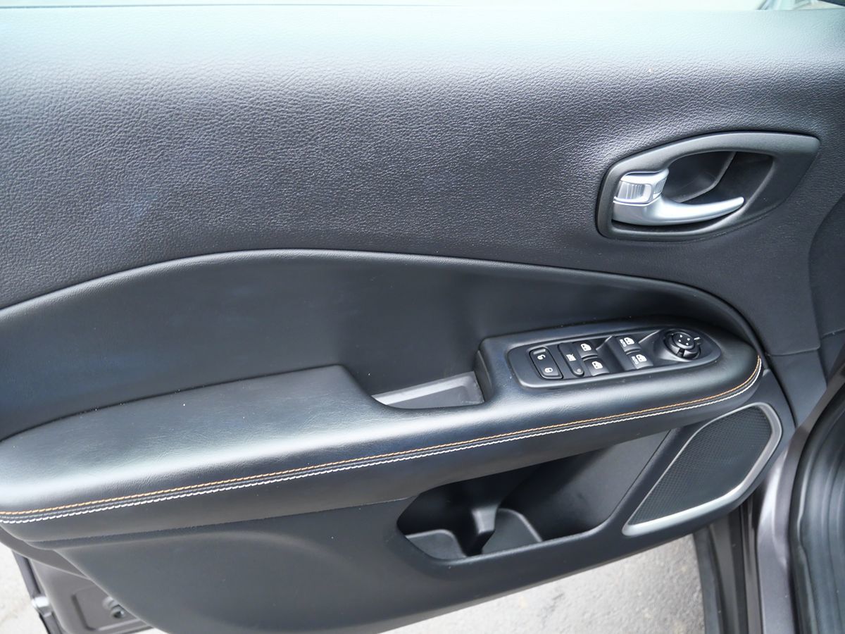 Photo 14 of this Jeep Compass
