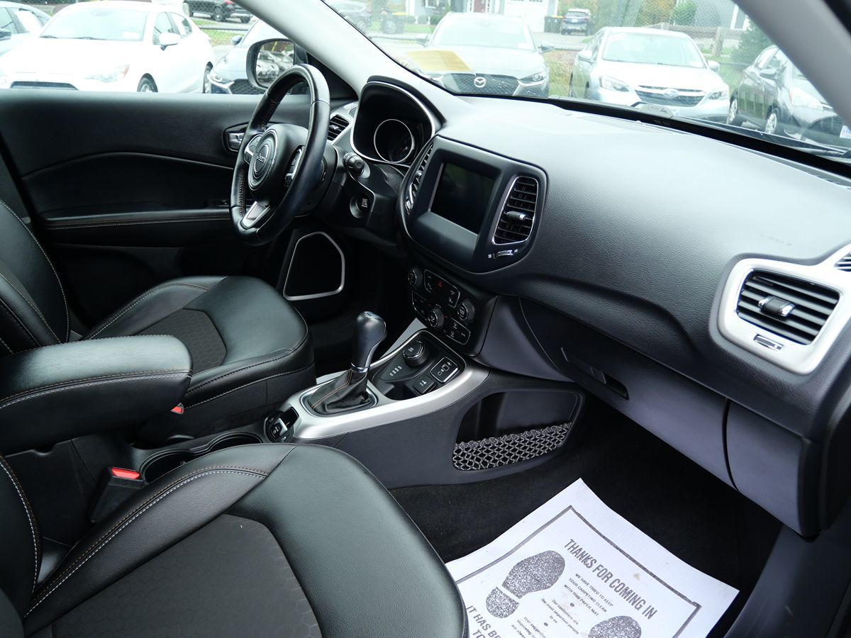 Photo 16 of this Jeep Compass