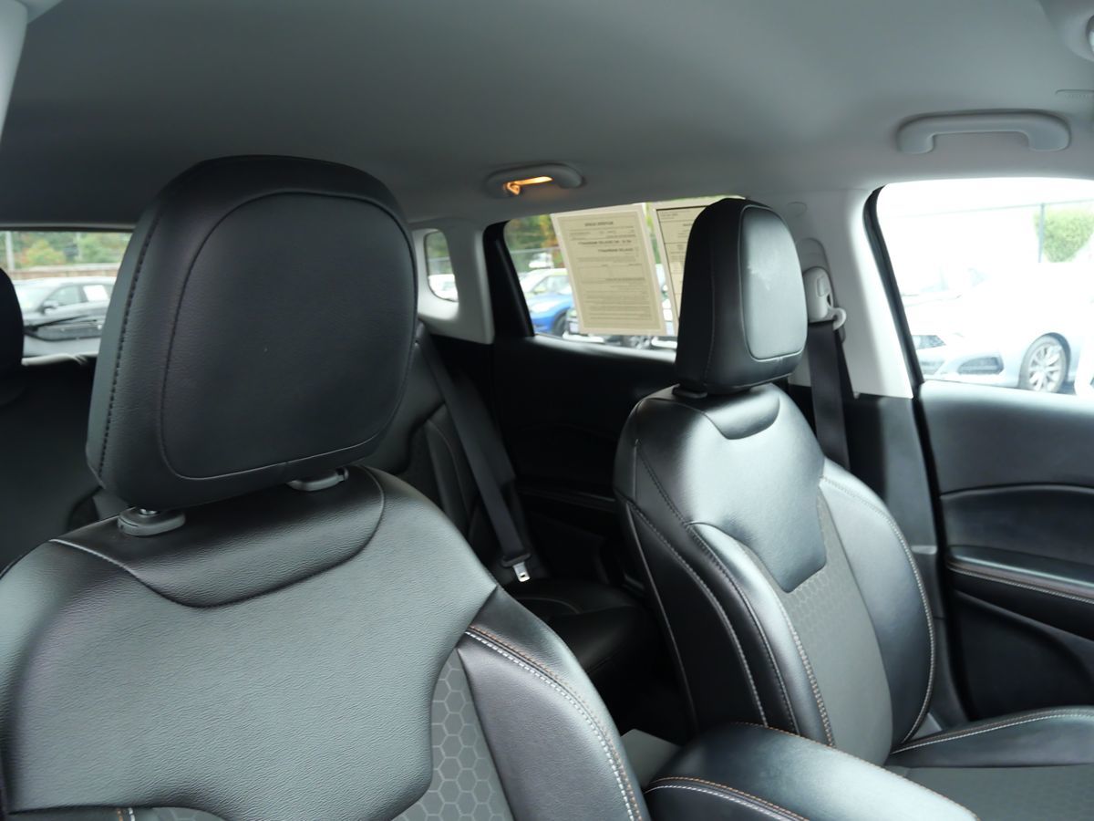Photo 18 of this Jeep Compass