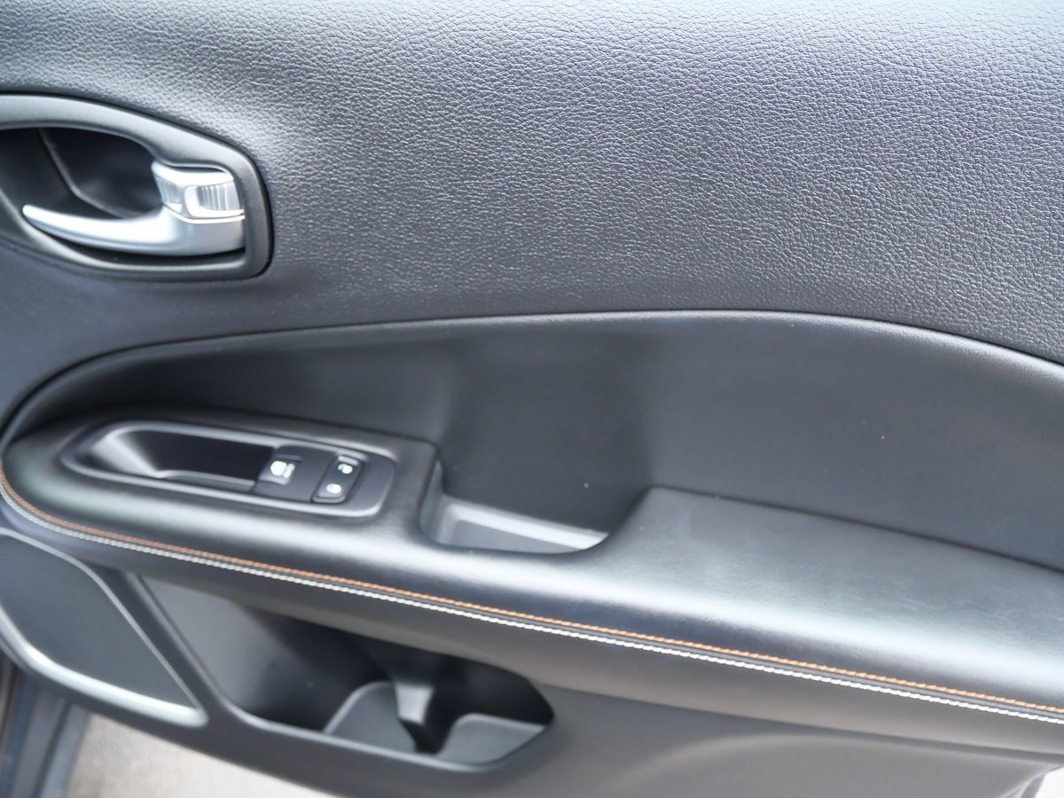 Photo 19 of this Jeep Compass