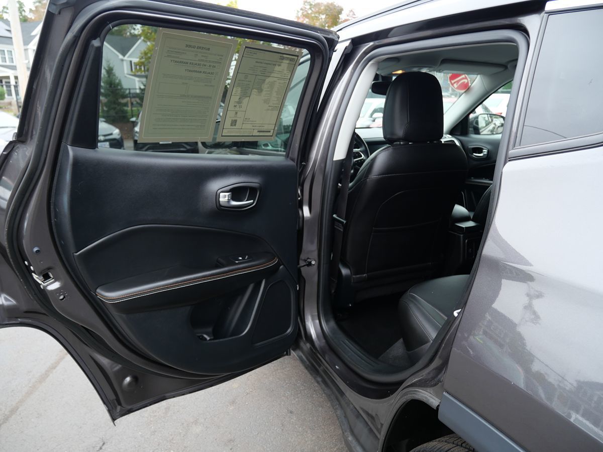 Photo 25 of this Jeep Compass
