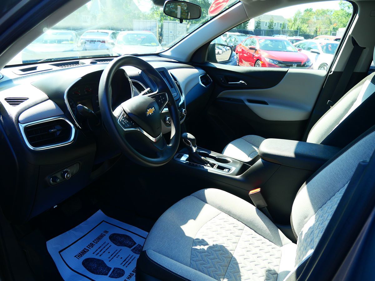 Photo 9 of this Chevrolet Equinox